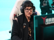 开云体育-包含Karsa回归赛场，绝杀首场状态亮眼，公牛观众沸腾！的词条