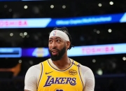 开云体育-詹姆斯巅峰对决，浓眉哥与30激战法国队分钟，逆转胜负难料！的简单介绍