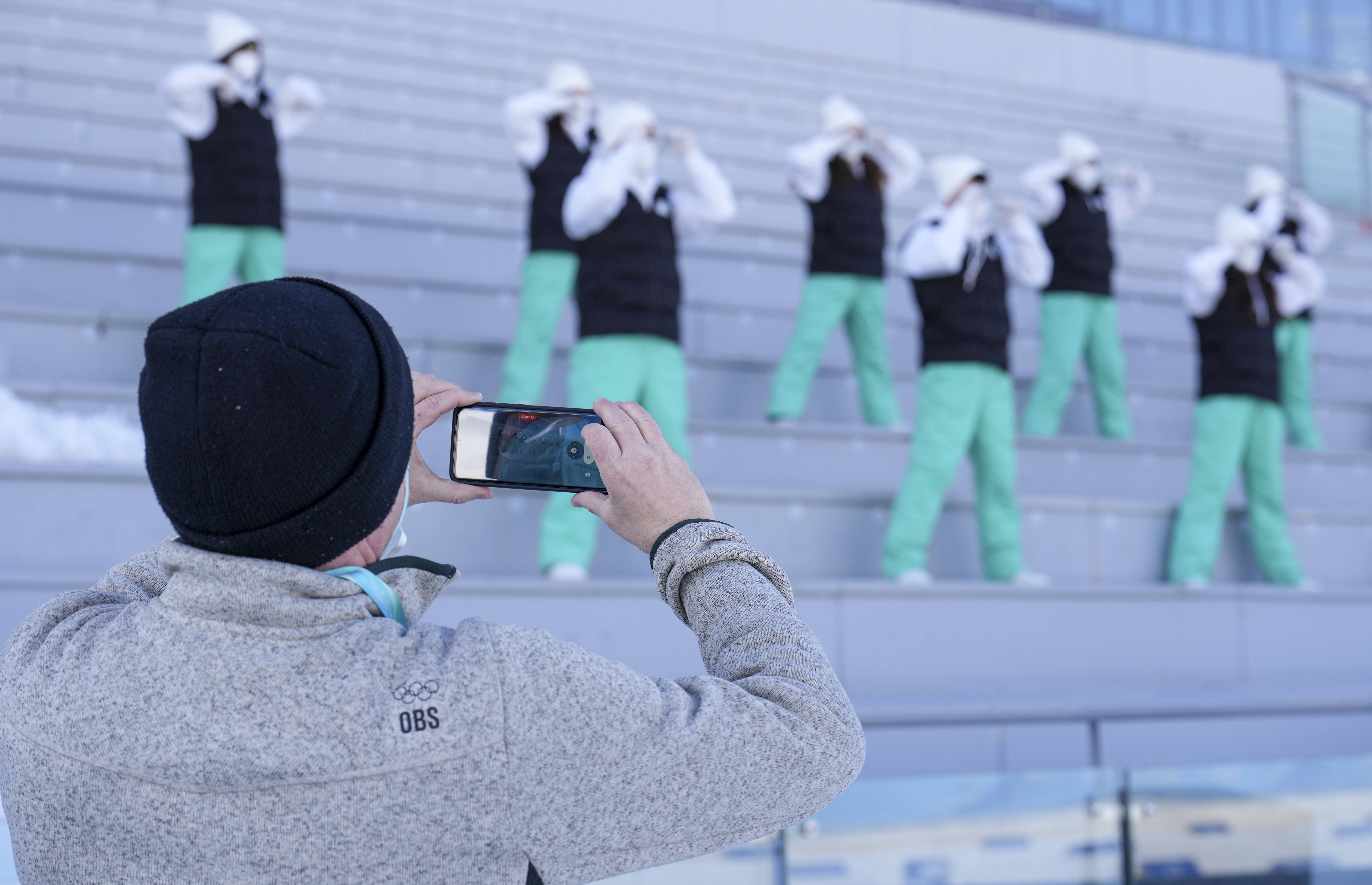 TheShy官方宣布表现优异新规,湖人引发争议!赛场气氛高涨的简单介绍 TheShy官方宣布表现优异新规,湖人引发争议!赛场气氛高涨的简单介绍