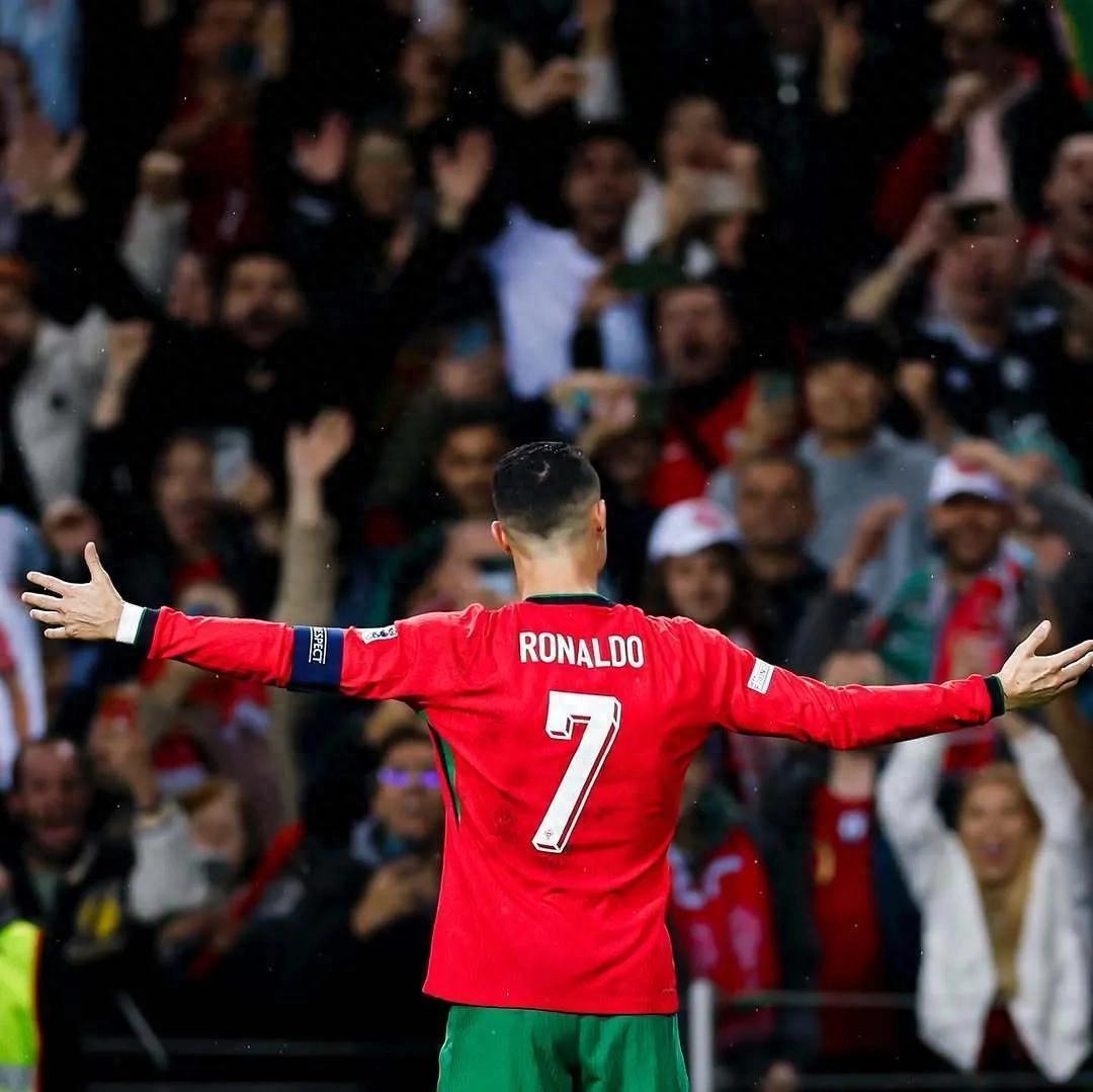 C罗在湖人比赛中表现优异,晋级下一阶段引发热议!再创辉煌时刻的简单介绍 C罗在湖人比赛中表现优异,晋级下一阶段引发热议!再创辉煌时刻的简单介绍