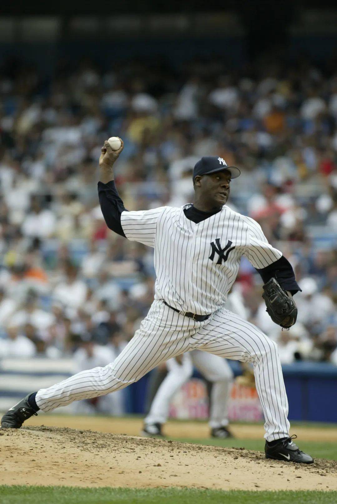 赛前欧联传出新动向;夏洛特黄蜂官宣签约;高层表态:质疑声四起;球队文化被再次提及(黄蜂一队大认同) 赛前欧联传出新动向;夏洛特黄蜂官宣签约;高层表态:质疑声四起;球队文化被再次提及(黄蜂一队大认同)