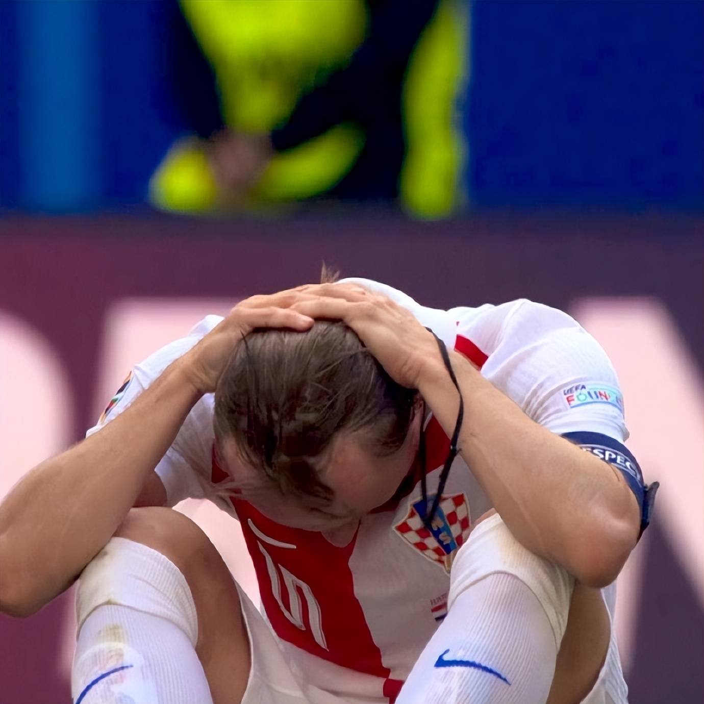 包含德布劳内遭遇五连败，法国队教练面临压力！的词条